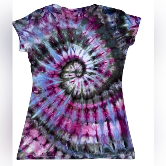 Hand dyed women stretchy form fit v neck t shirts - Picture 2 of 3